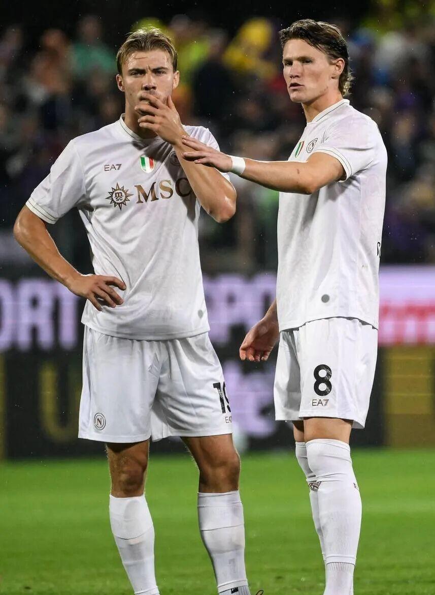 包含意甲集结日再迎强敌，那不勒斯豪取连胜，主帅态度：赛场秩序良好，阵容厚度经受考验的词条-游体育